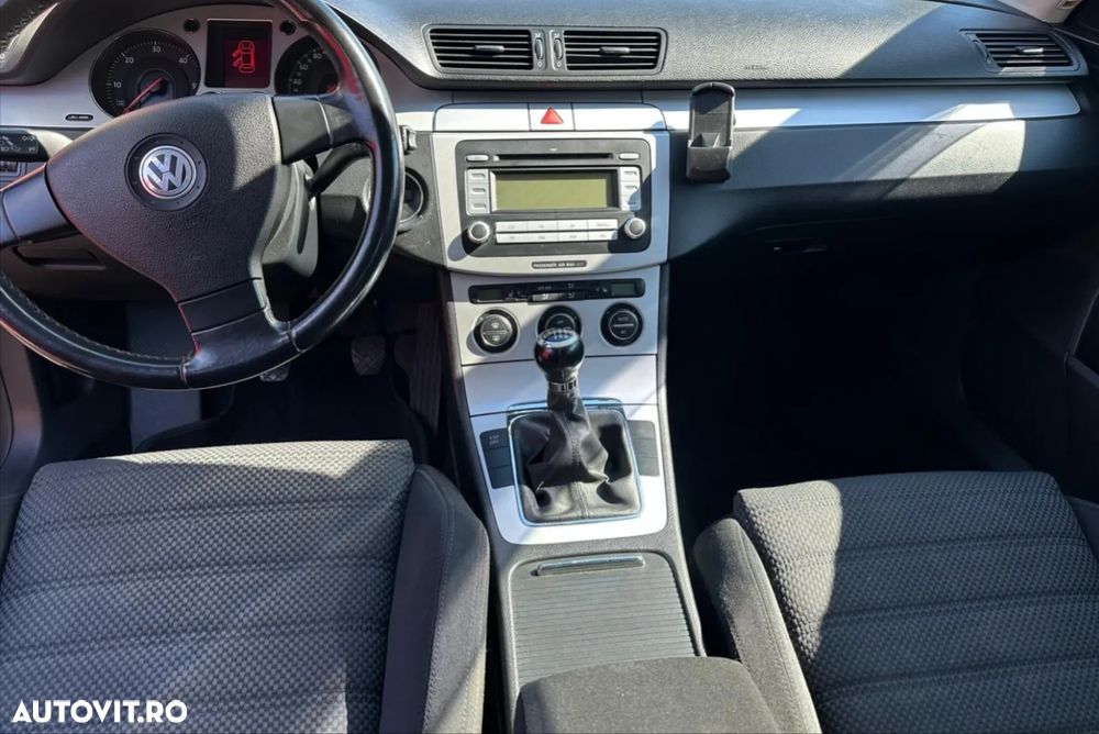 Volkswagen Passat - 20