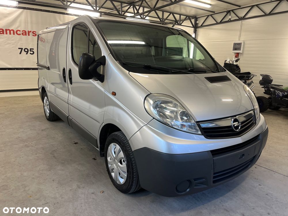 Opel Vivaro - 8