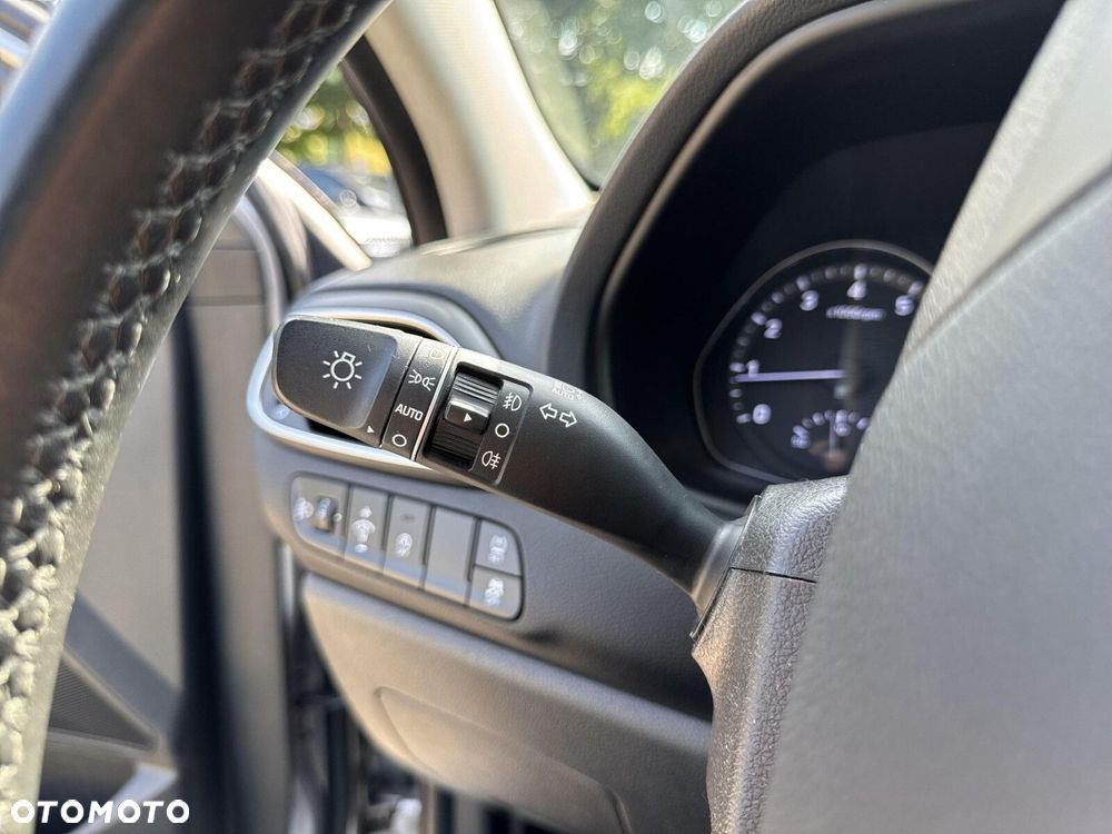 Hyundai i30 1.5 DPI Classic + - 38