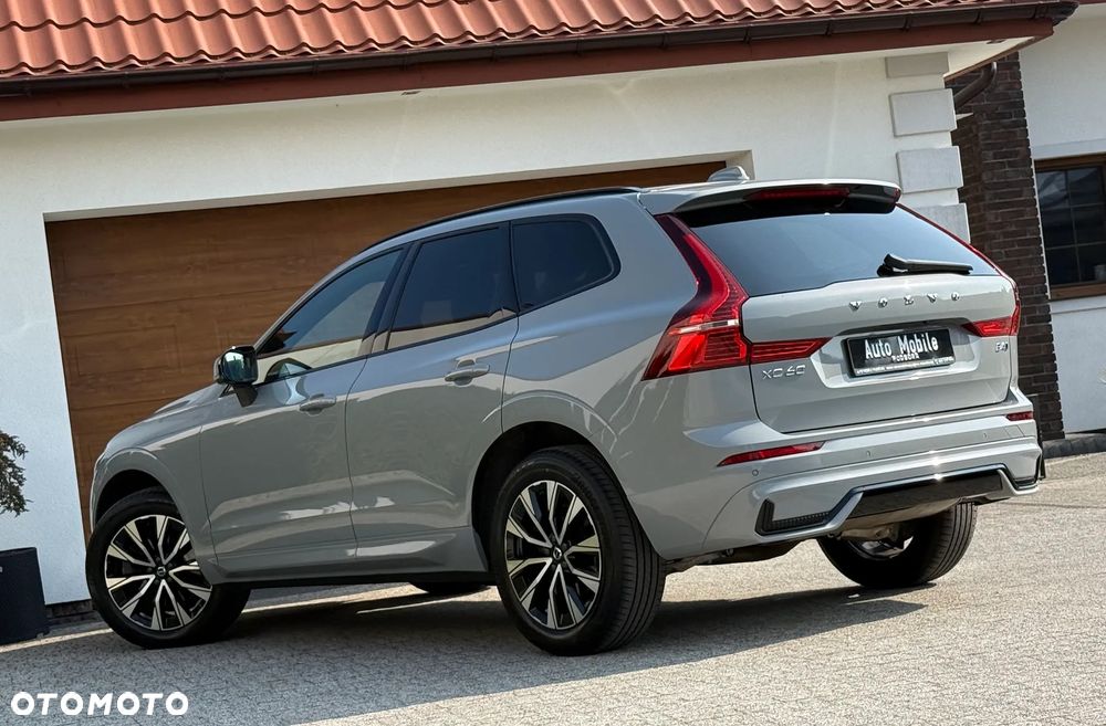Volvo XC 60 B4 D AWD Plus Dark - 2