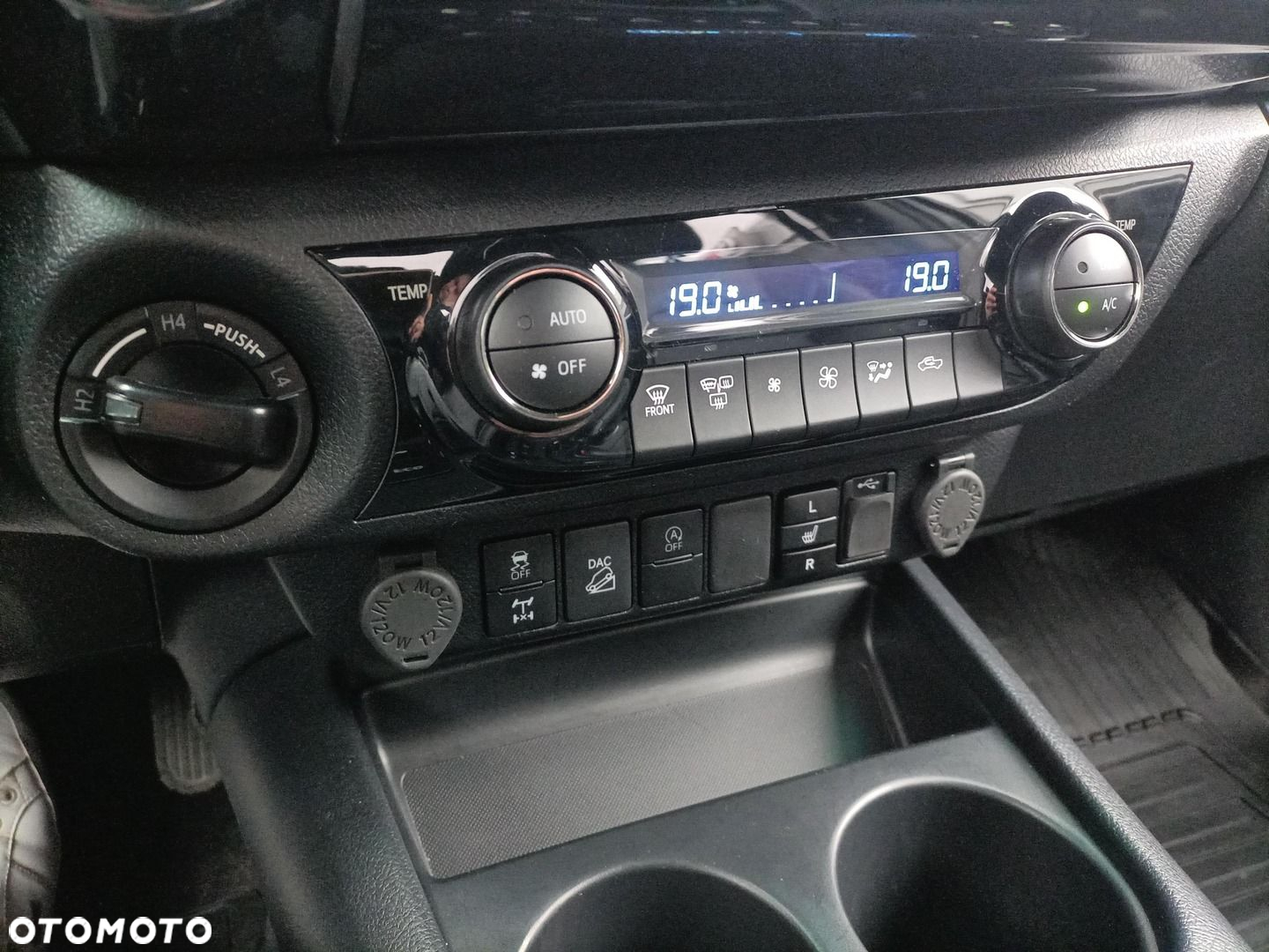 Toyota Hilux 2.8 D-4D Double Cab Invincible 4x4 - 14