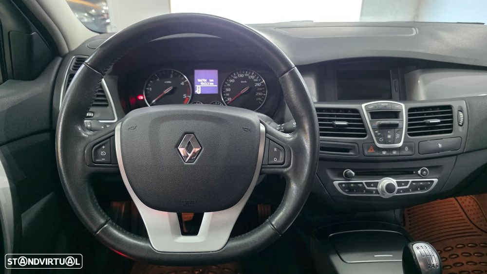 Renault Laguna Break 2.0 dCi Dynamique S - 17
