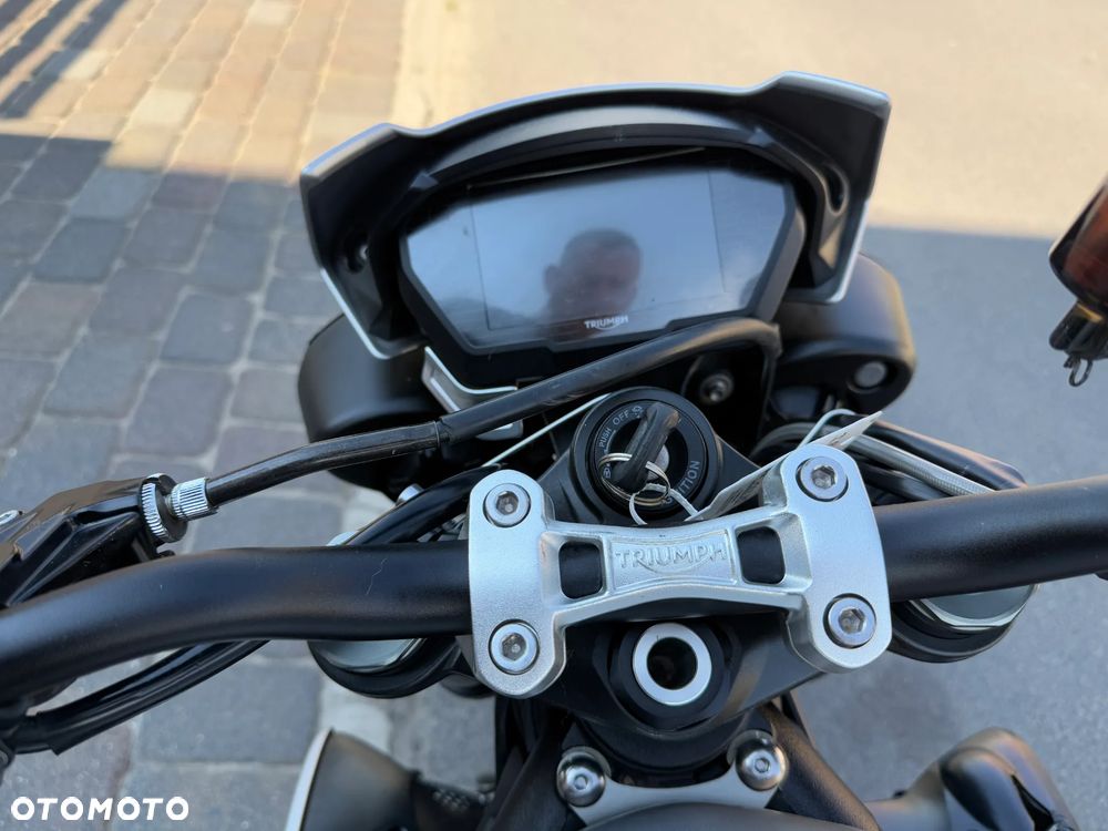 Triumph Street Triple - 9