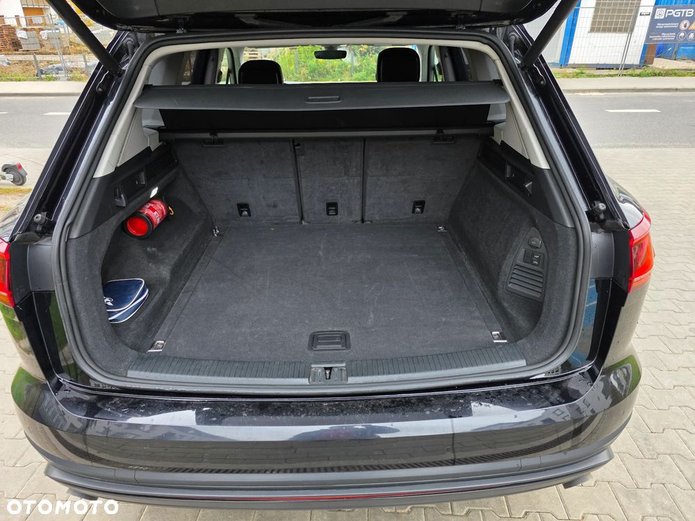 Volkswagen Touareg - 11