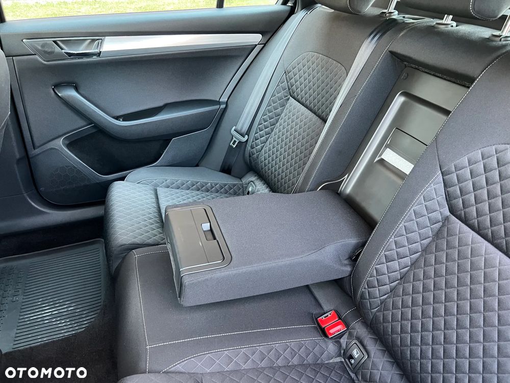 Skoda Superb 1.5 TSI Ambition DSG - 23