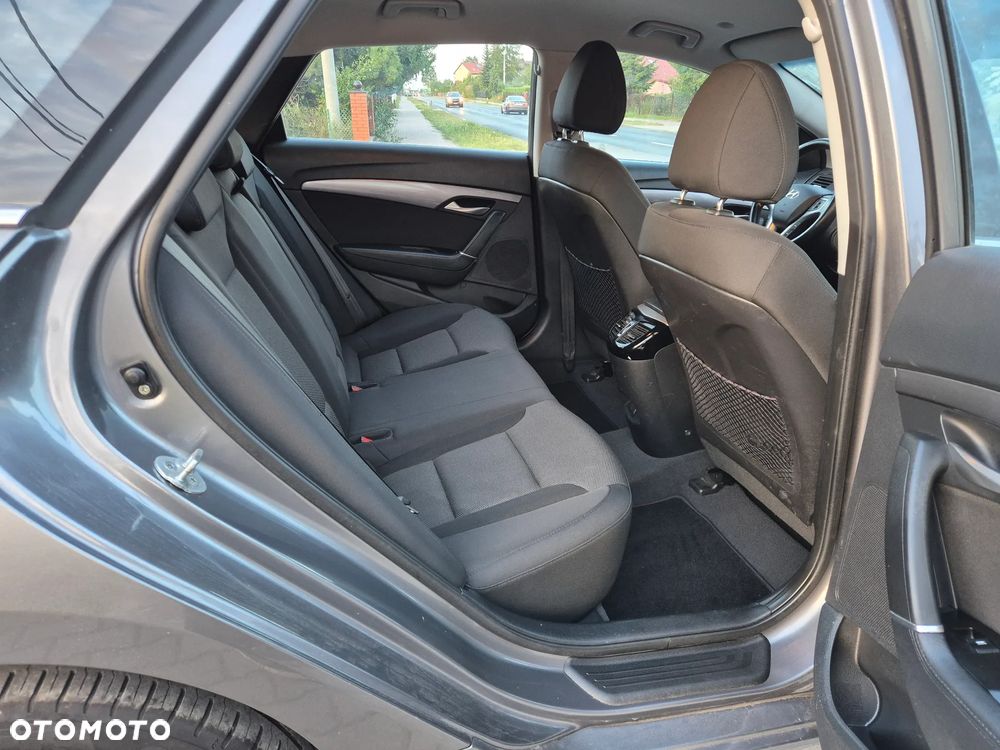 Hyundai i40 i40cw 1.7 CRDi Fifa World Cup Edition - 11