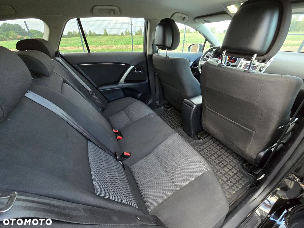 Toyota Avensis 2.0 D-4D Premium - 25