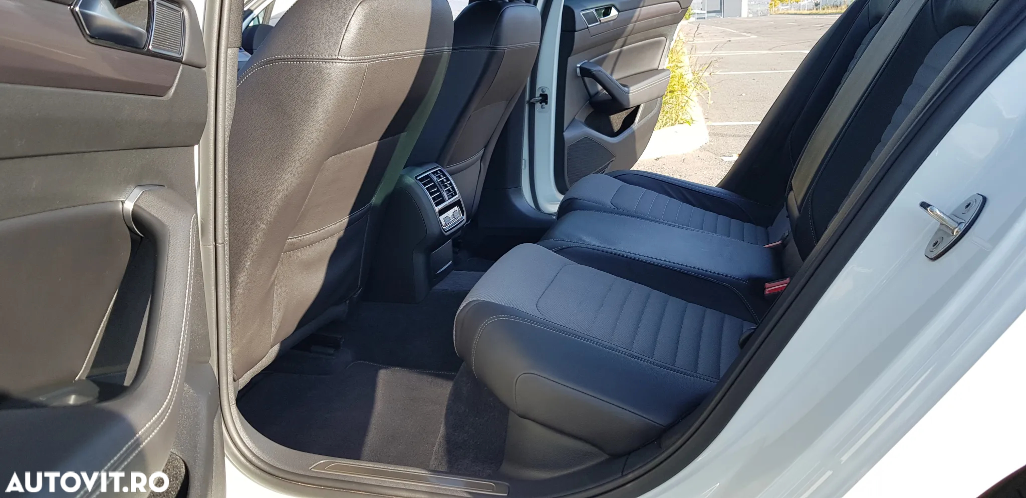 Volkswagen Passat Variant 2.0 TDI SCR (BlueMotion Technology) Highline - 17