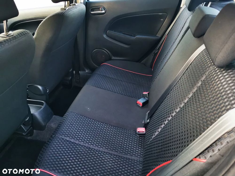 Mazda 2 - 15