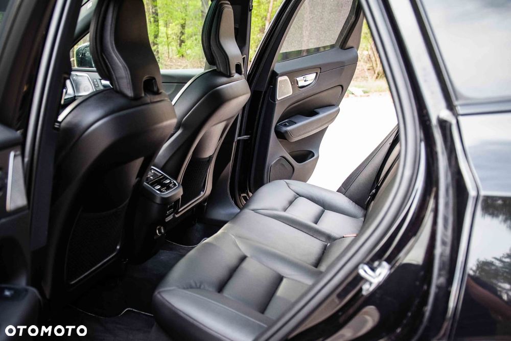 Volvo XC 60 D5 AWD R-Design - 26