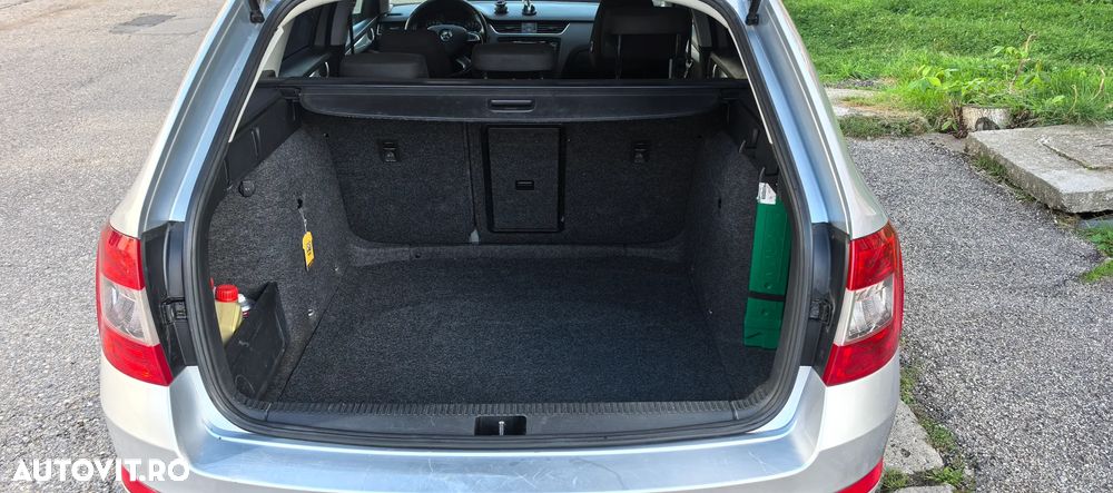 Skoda Octavia 1.6 TDI AMBITION DSG - 6