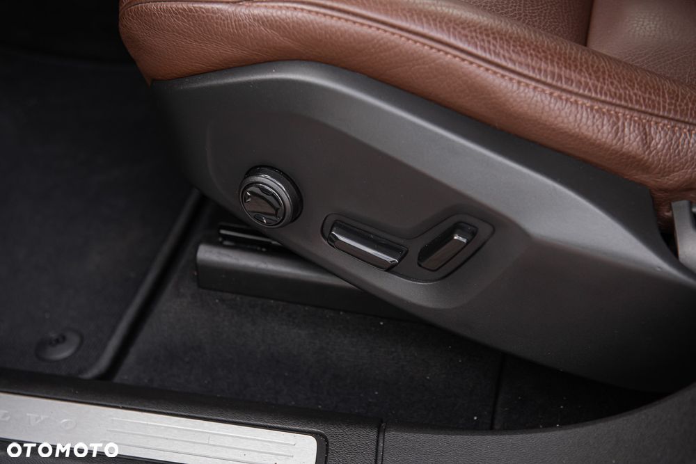 Volvo XC 60 - 18
