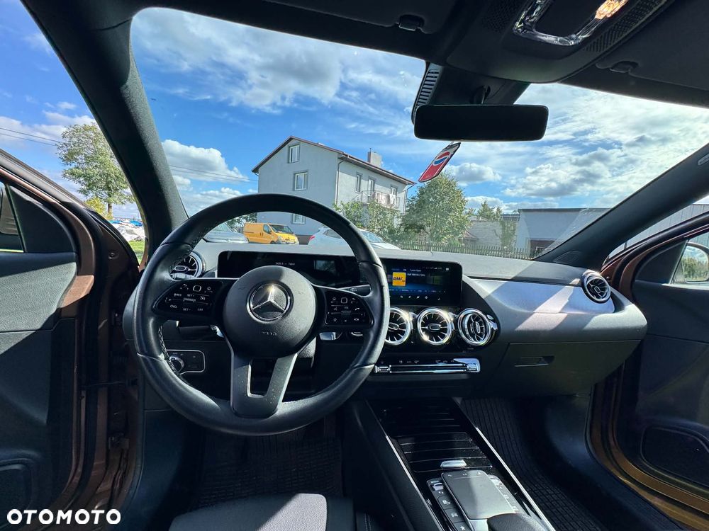 Mercedes-Benz GLA 180 Business Edition - 8
