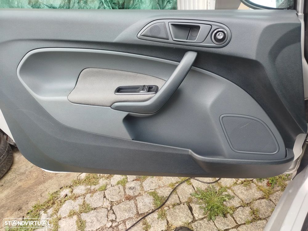 Ford Fiesta 1.4 TDCI Titanium - 8