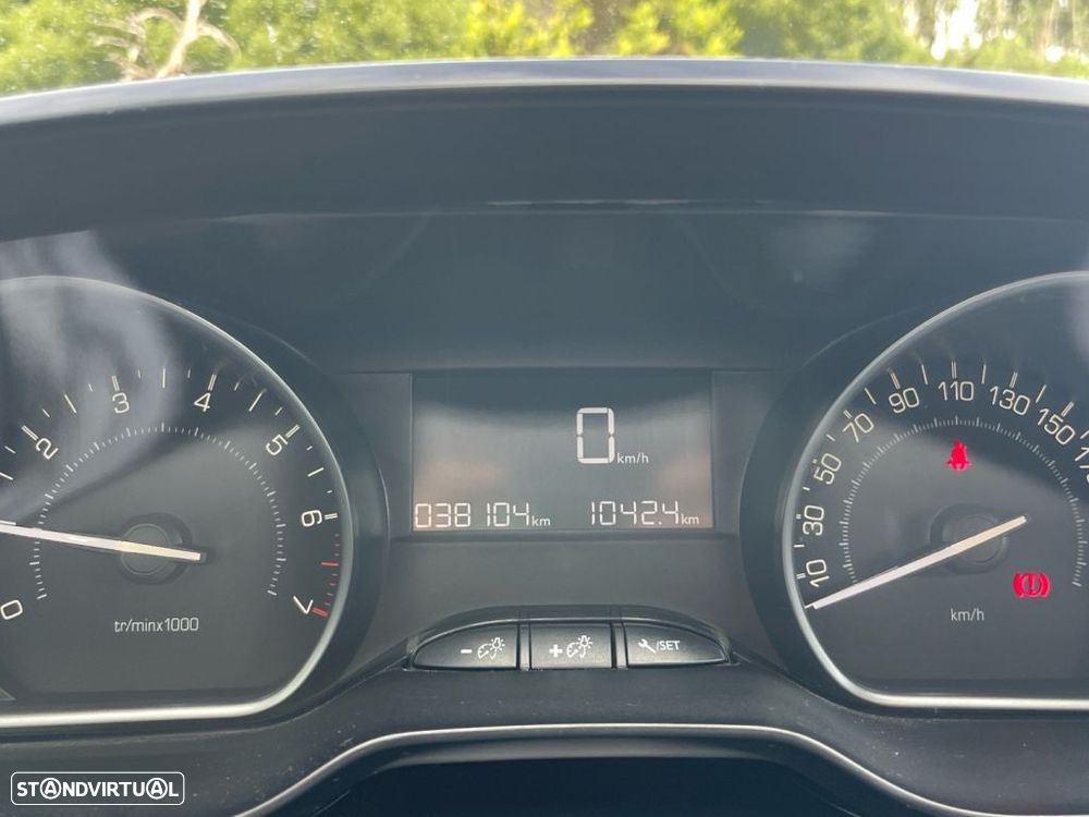 Peugeot 2008 1.2 PureTech Style - 3