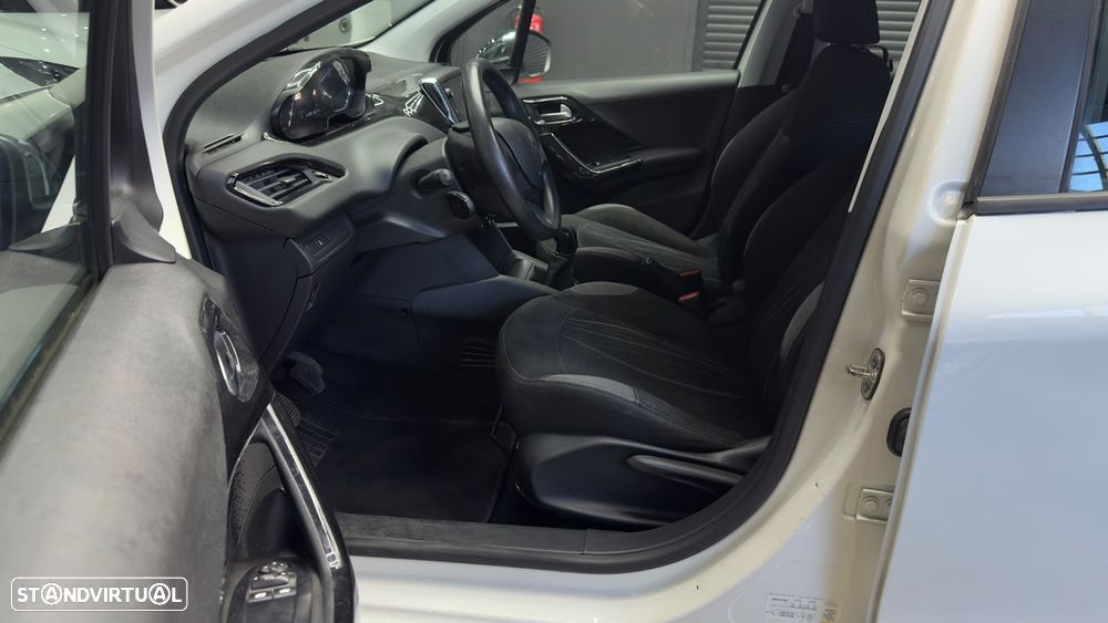Peugeot 208 PureTech 68 Urban Move - 24