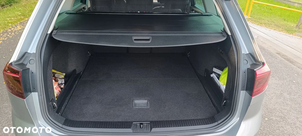 Volkswagen Passat Variant 2.0 TDI SCR DSG Elegance - 17