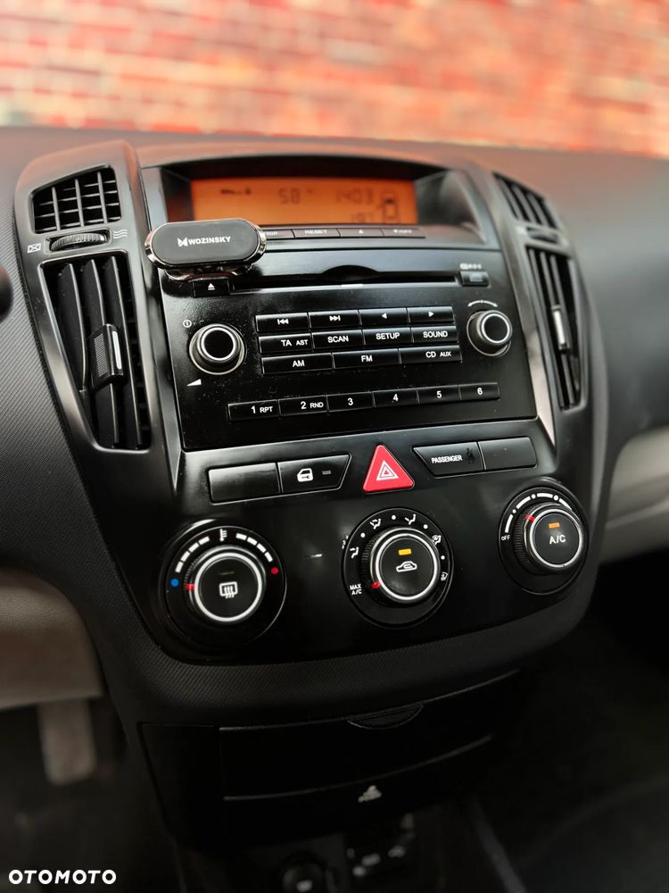 Kia Ceed - 21