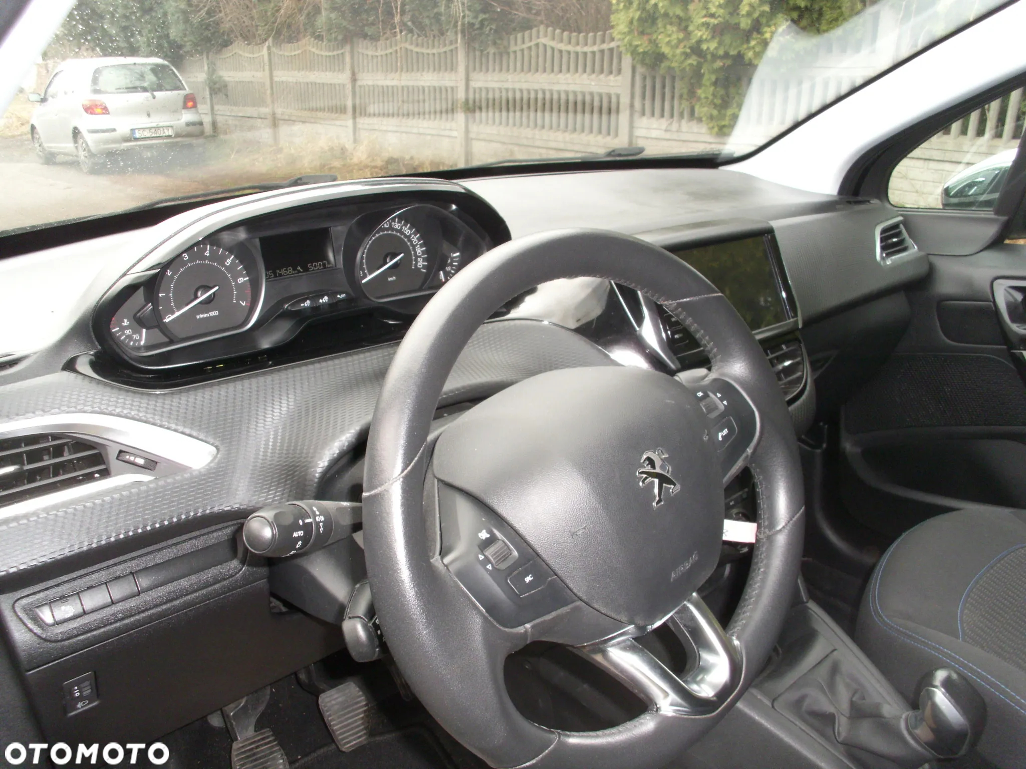 Peugeot 208 1.2 PureTech GPF Allure S&S - 17