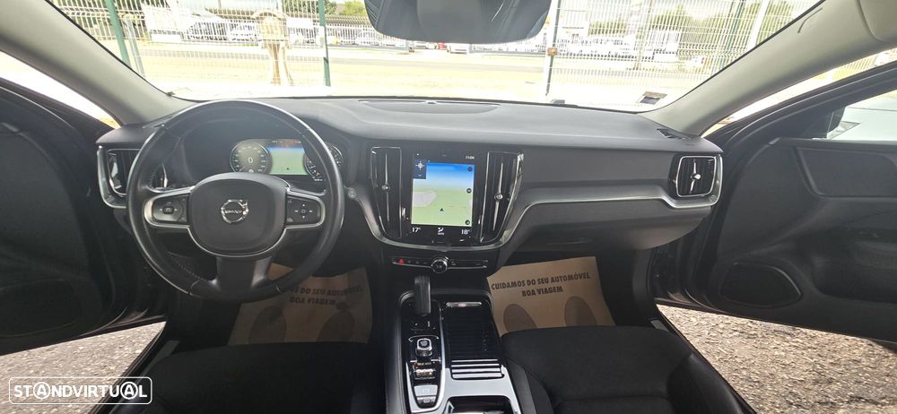 Volvo V60 2.0 T8 AWD TE Momentum Plus - 18