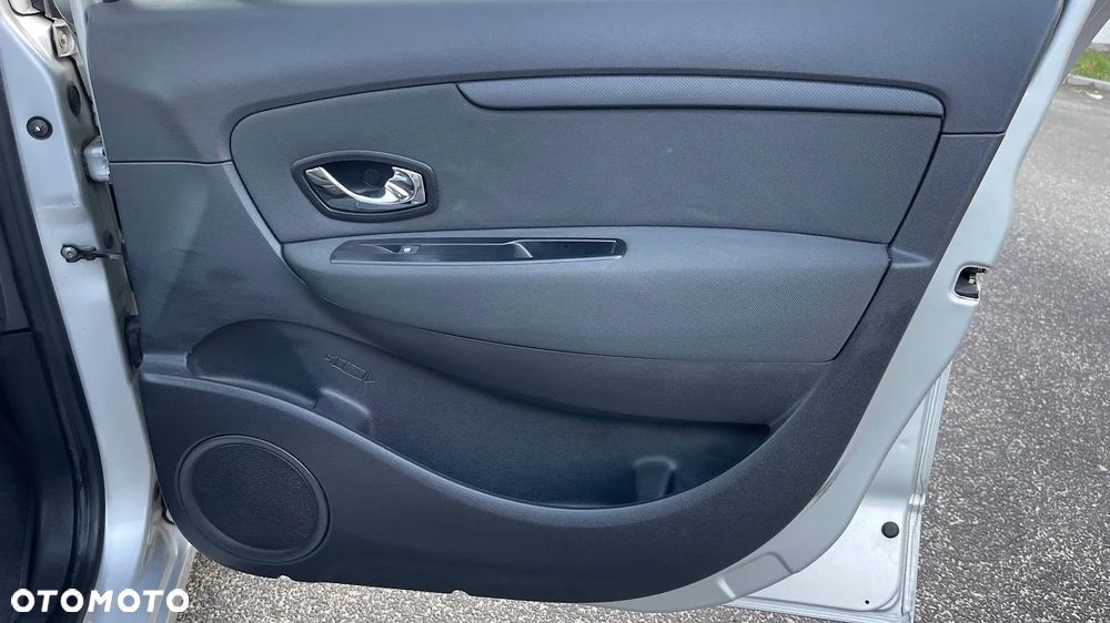 Renault Scenic 1.6 16V 110 TomTom Edition - 21