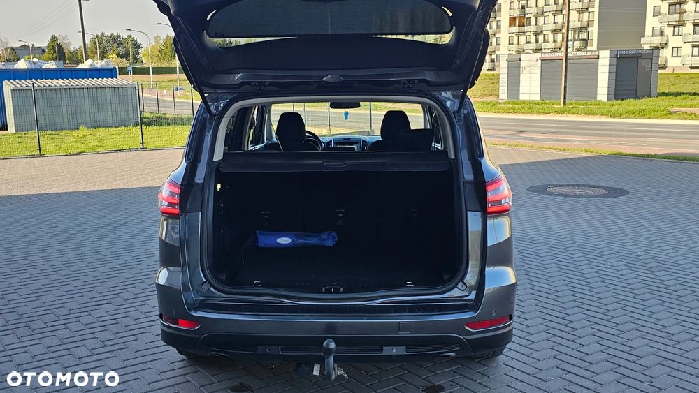Ford S-Max - 37