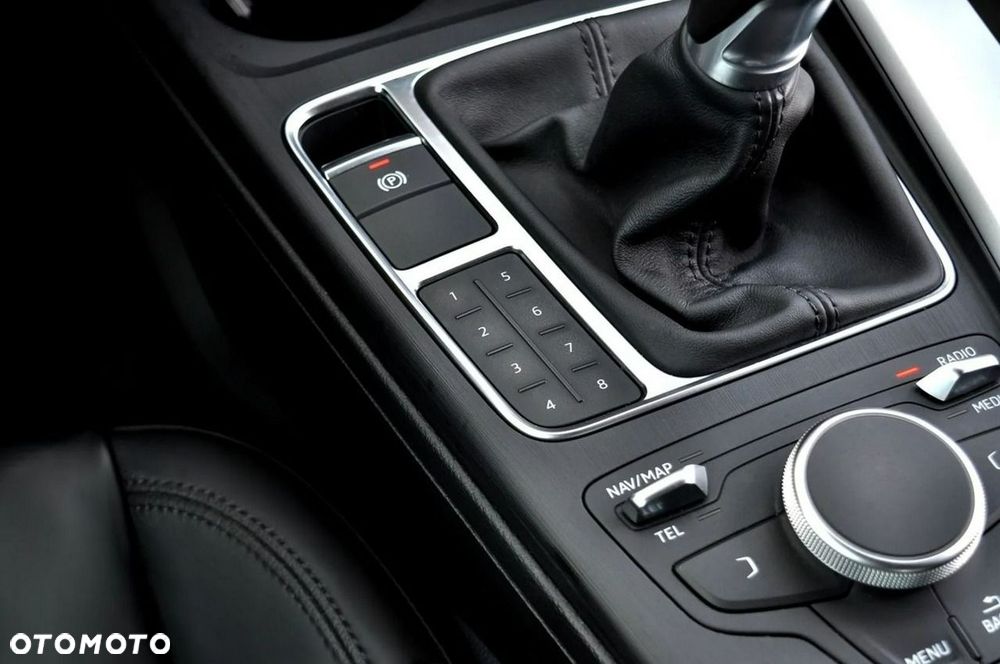 Audi A4 Avant 2.0 TDI Design - 31