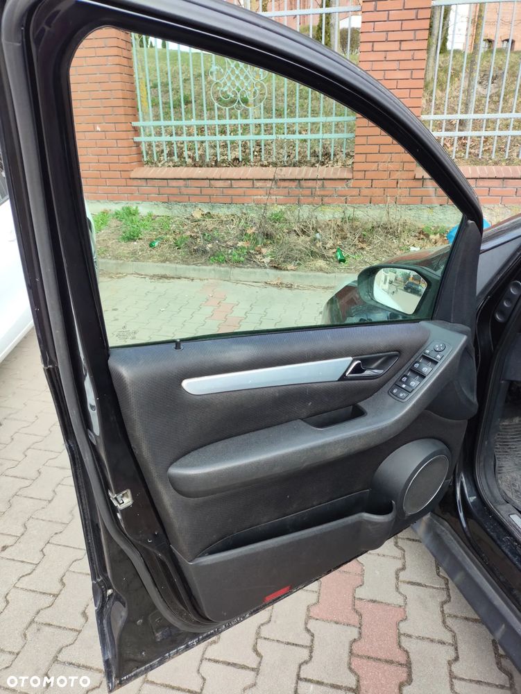 Mercedes-Benz Klasa B - 33