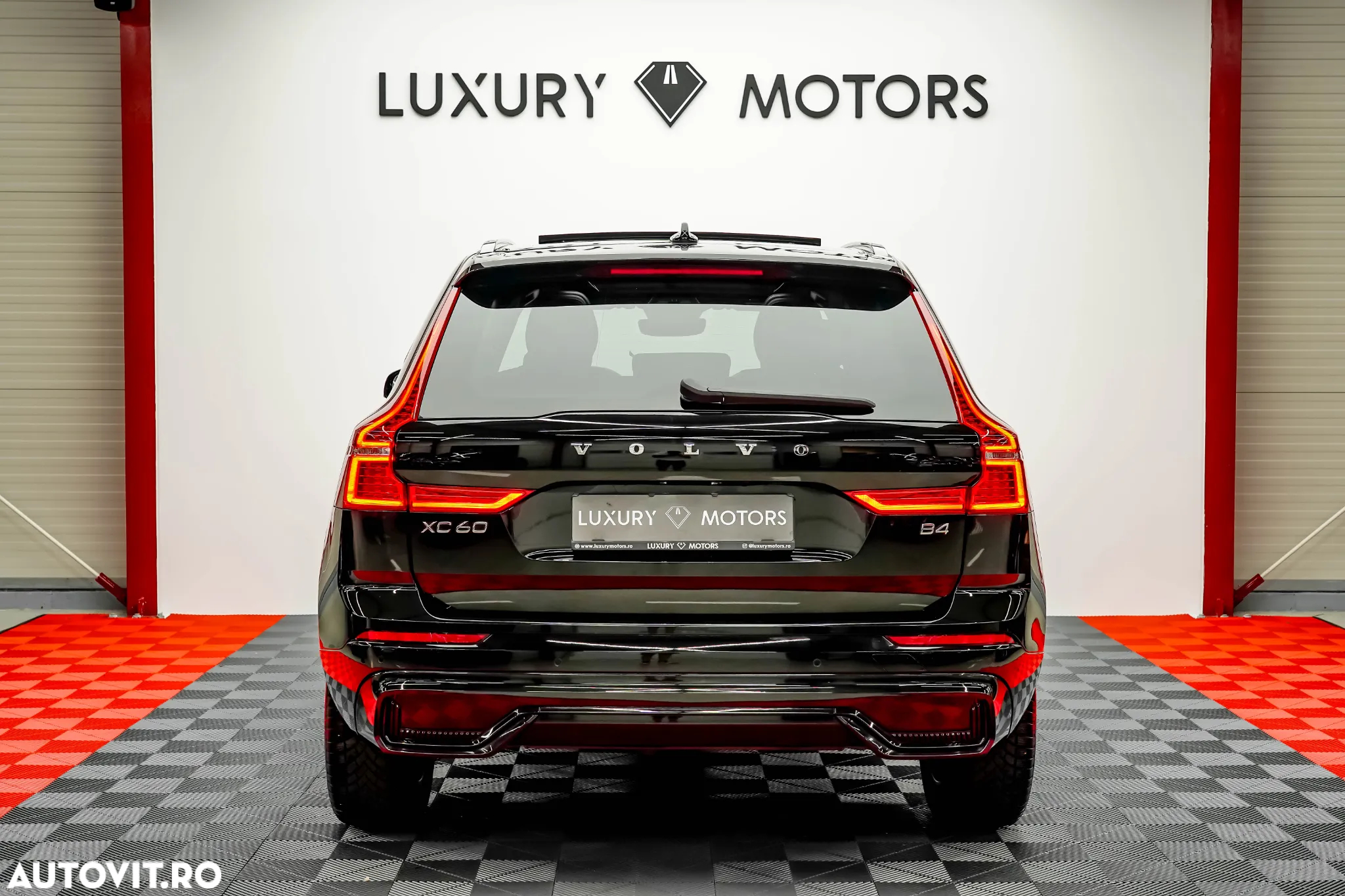 Volvo XC 60 B4 D Plus Dark - 13