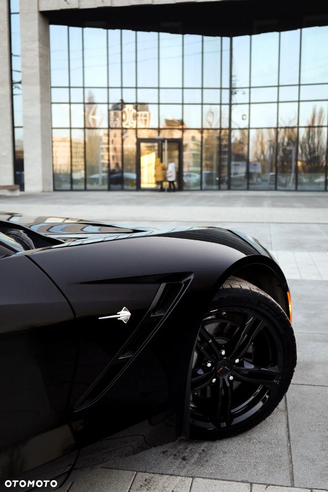 Chevrolet Corvette - 4