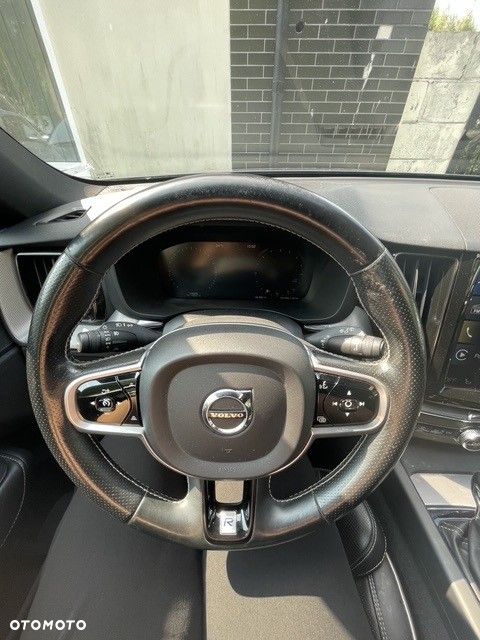 Volvo XC 60 D5 AWD R-Design - 21