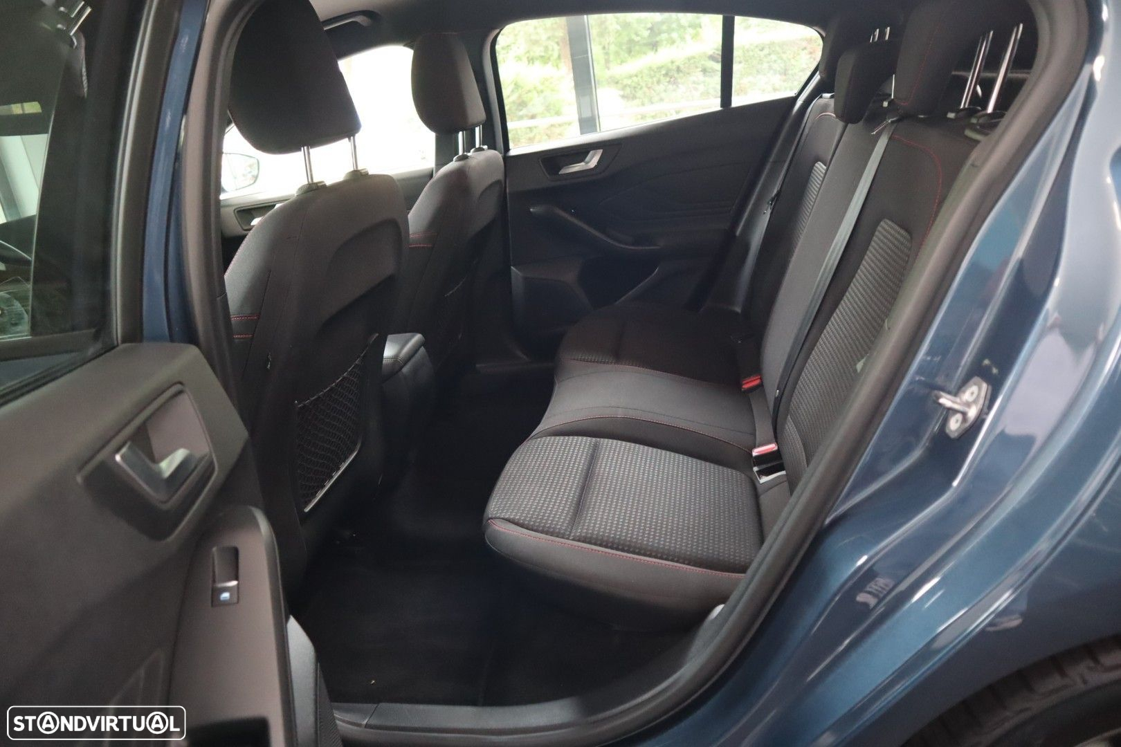 Ford Focus 1.0 EcoBoost MHEV ST-Line - 35