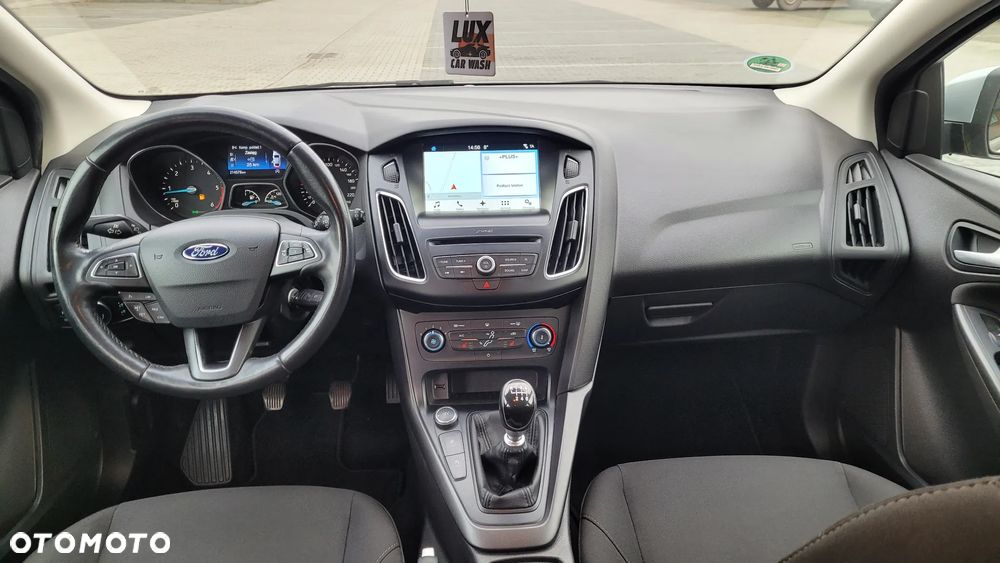 Ford Focus 1.5 TDCi SYNC Edition - 17