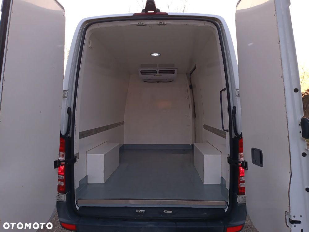 Mercedes-Benz SPRINTER - 13