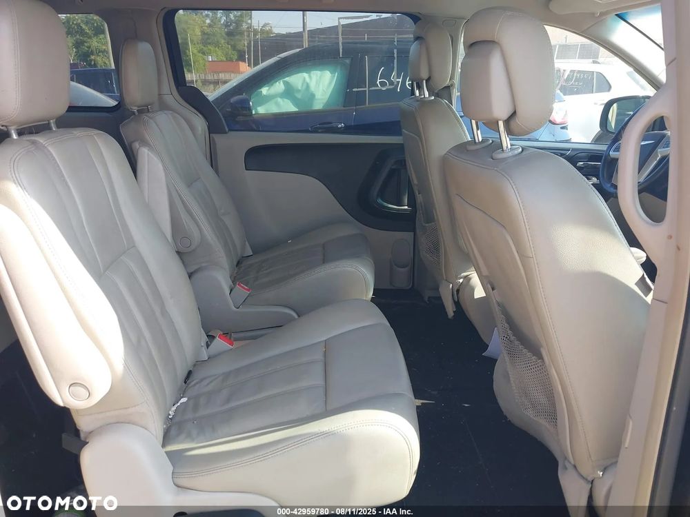 Chrysler Town & Country 3.6 Touring - 8