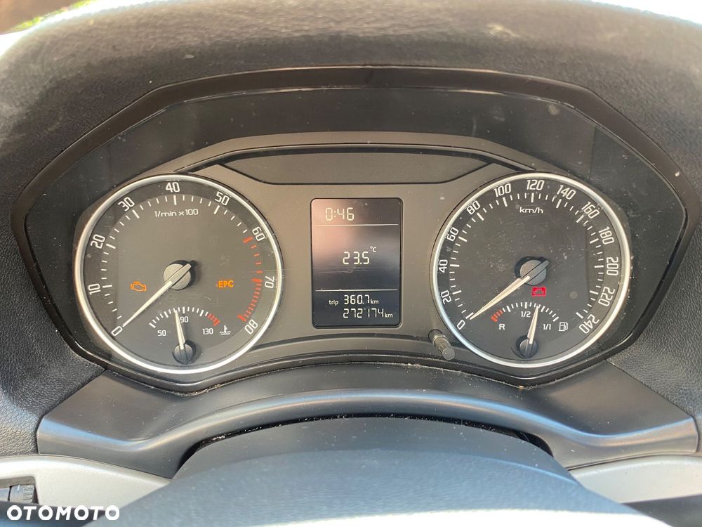 Skoda Octavia 1.6 - 6