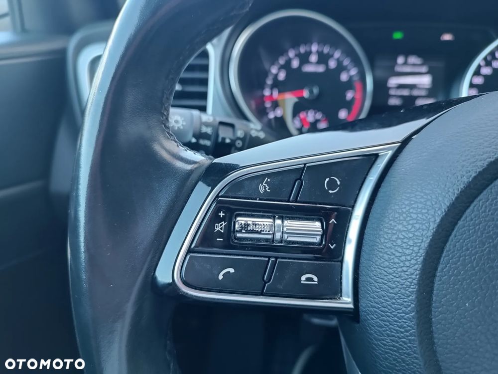Kia Ceed - 16