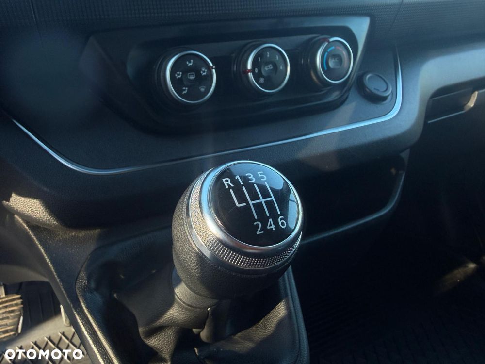 Renault Trafic / L2H2 / 2.0D / 150KM / Najbogatsza wersja / L2 H2 / - 24