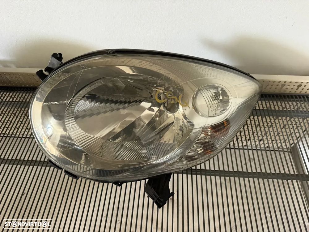 Farol citroen c1 esquerdo - 1
