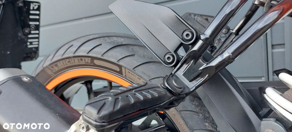KTM Duke 125 - 35