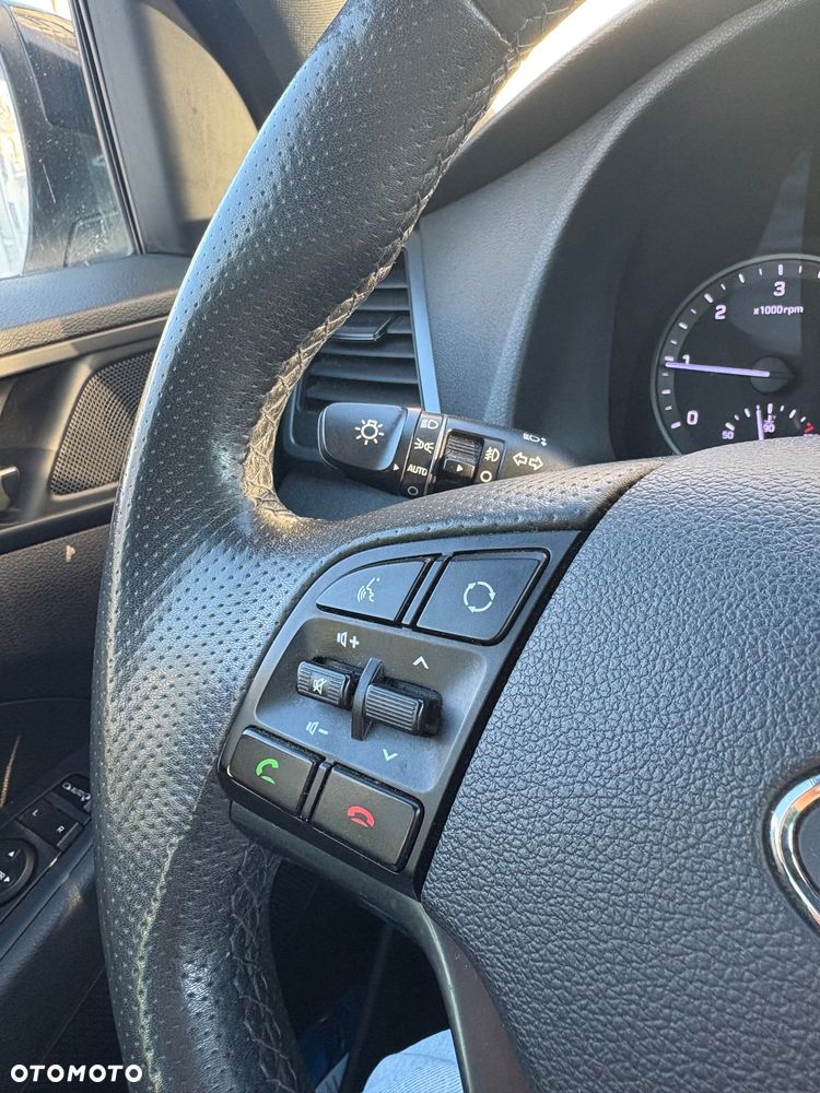 Hyundai Tucson 2.0 CRDI BlueDrive GO 2WD - 23