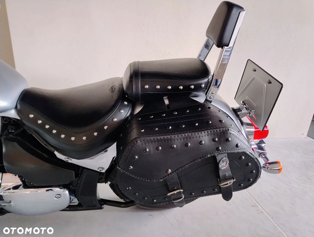 Suzuki VL 800 Volusia - 8