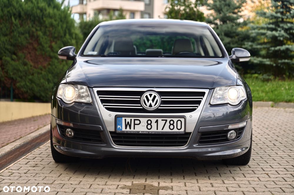 Volkswagen Passat - 12