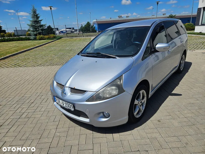 Mitsubishi Grandis - 11