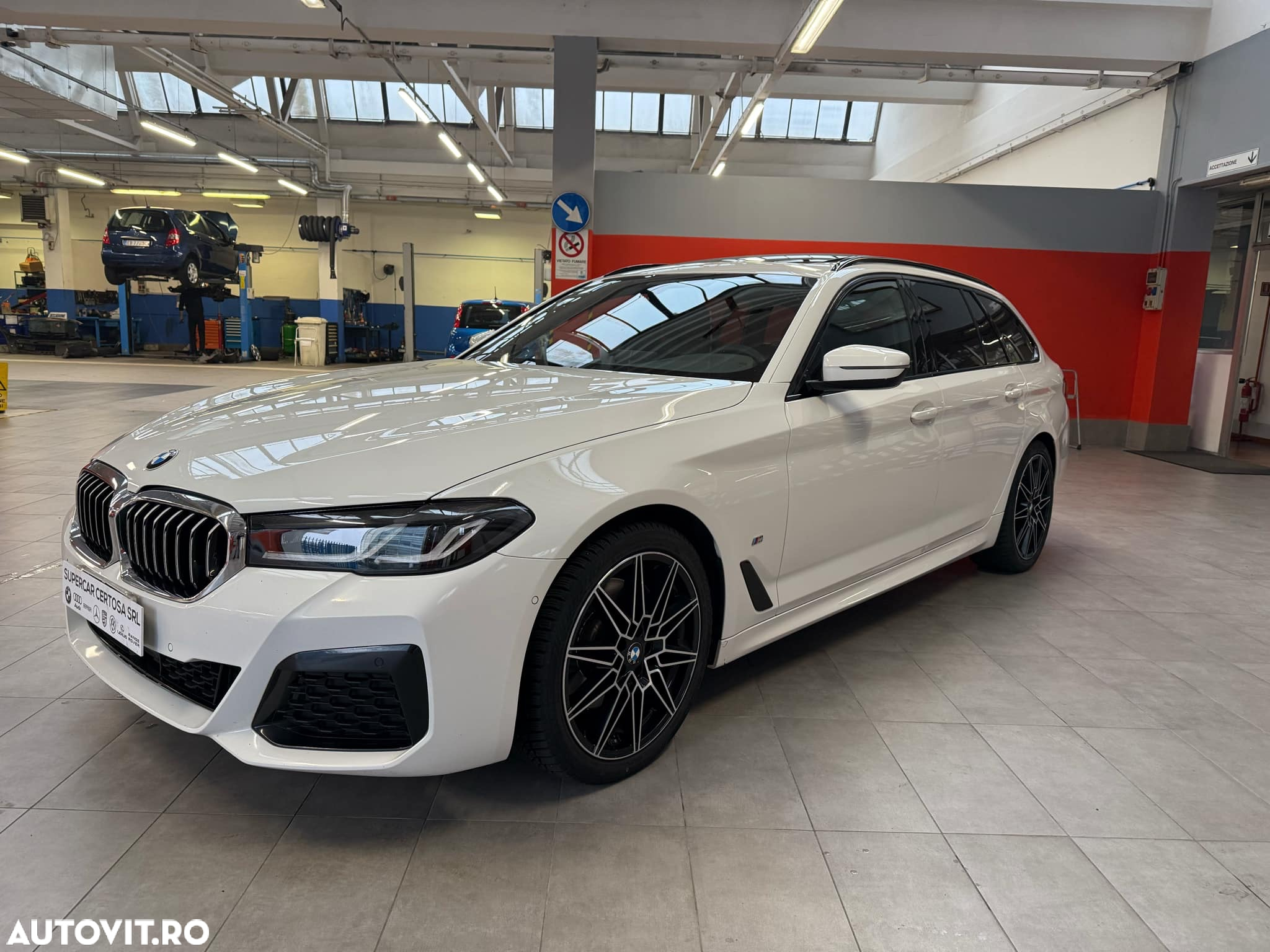 BMW Seria 5 520d xDrive AT - 14