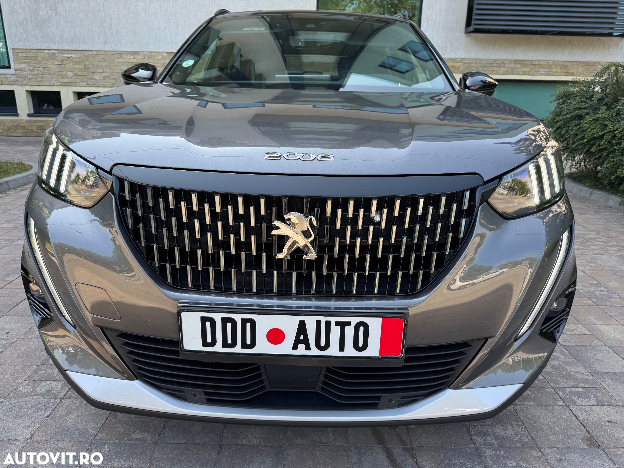 Peugeot 2008 PureTech 130 EAT8 GT - 10