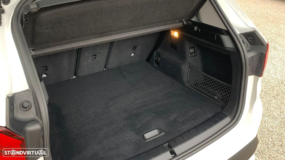 BMW X1 25 e xDrive Corporate Edition - 28