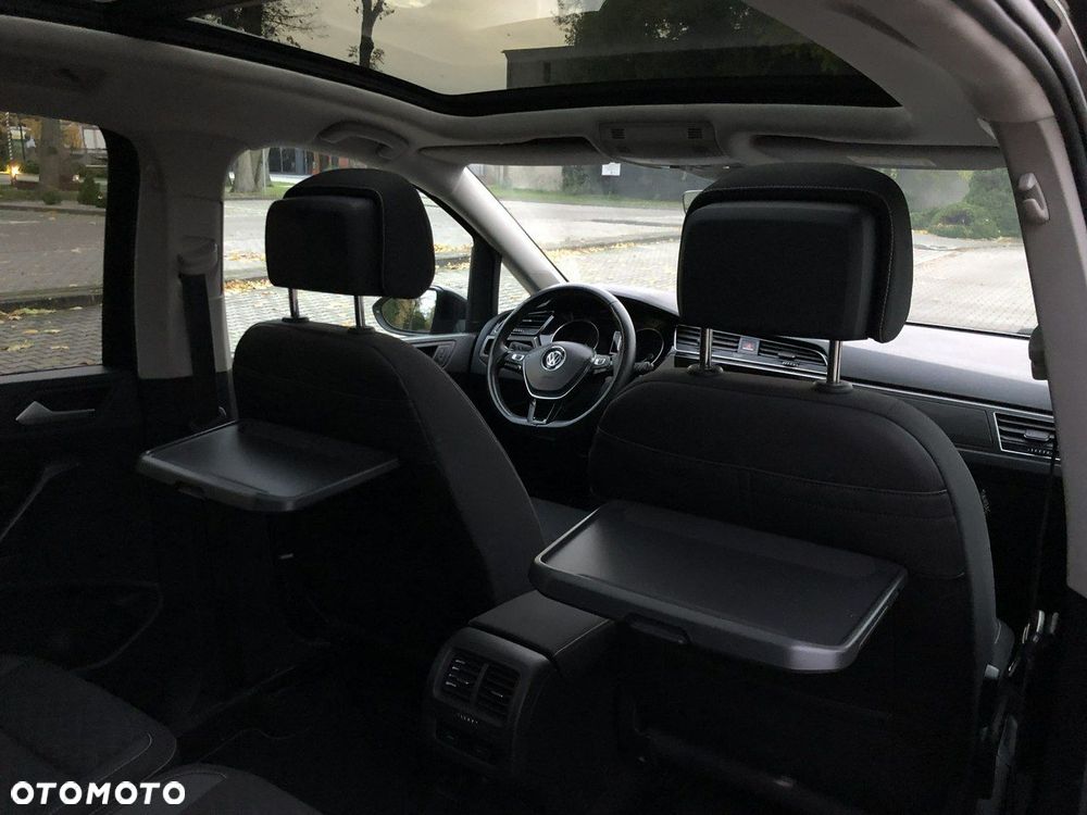 Volkswagen Touran - 11