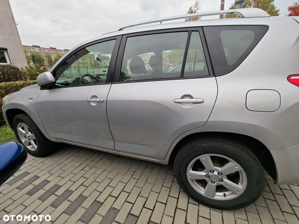 Toyota Rav4 2007 photo 4