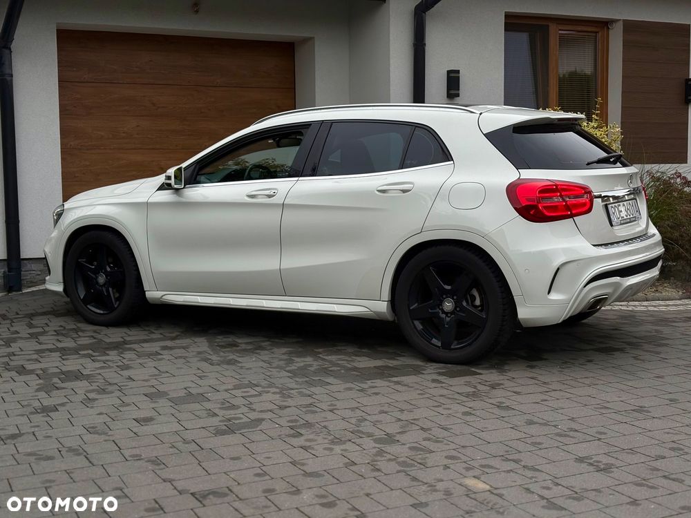 Mercedes-Benz GLA 200 7G-DCT AMG Line - 14